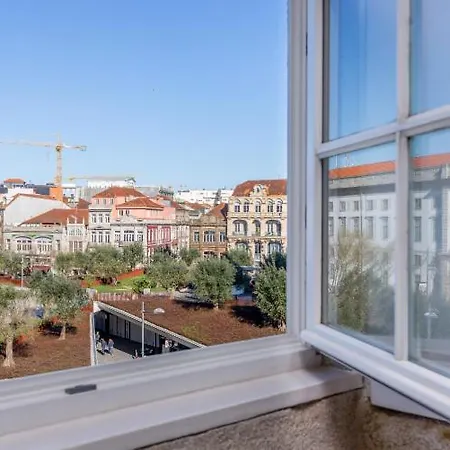 Large With Clerigos Views Apartment