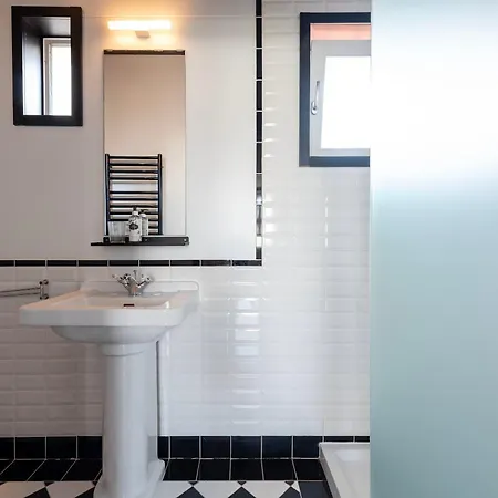 Large With Views Appartement *