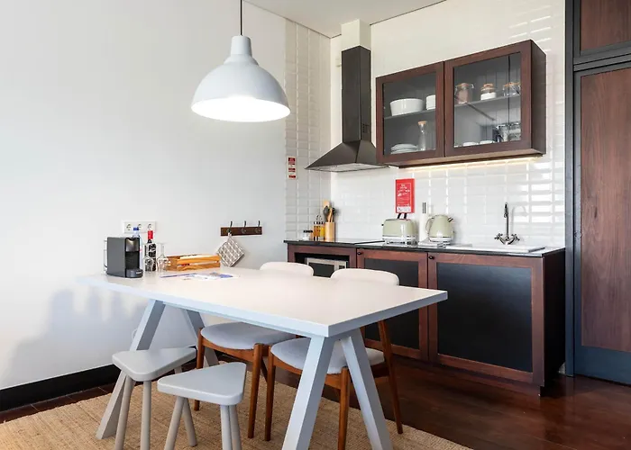 Large With Views Appartement *