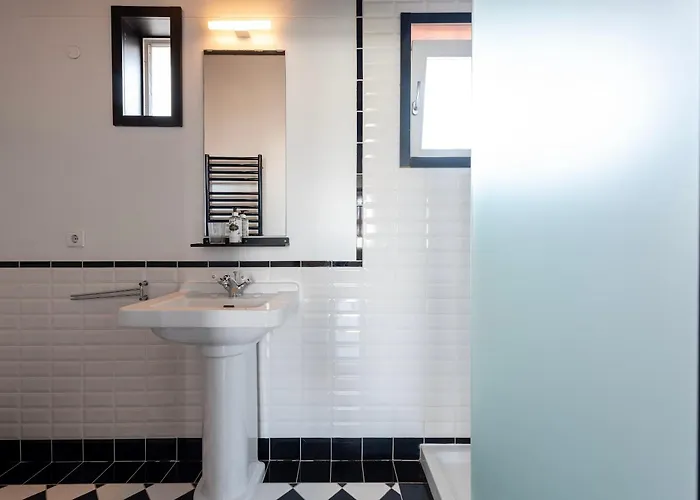 Large With Views Appartement *