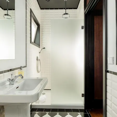 Large With Views Порту